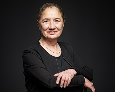Publikumsservice Nazife Asiklar